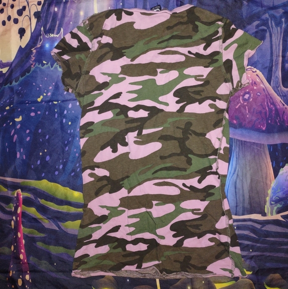 Vintage Y2K Pink Camo Top - Picture 9 of 11